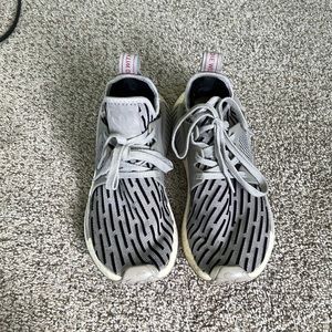 Men’s Adidas sneakers size US 9, EU 41.5